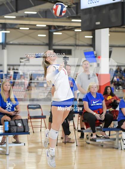Thumbnail 3 in Emerald Ridge vs. Los Alamitos (Nike TOC Southwest) photogallery.
