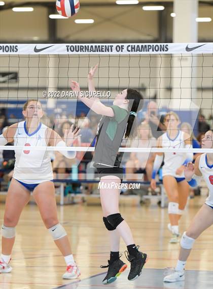 Thumbnail 3 in Emerald Ridge vs. Los Alamitos (Nike TOC Southwest) photogallery.