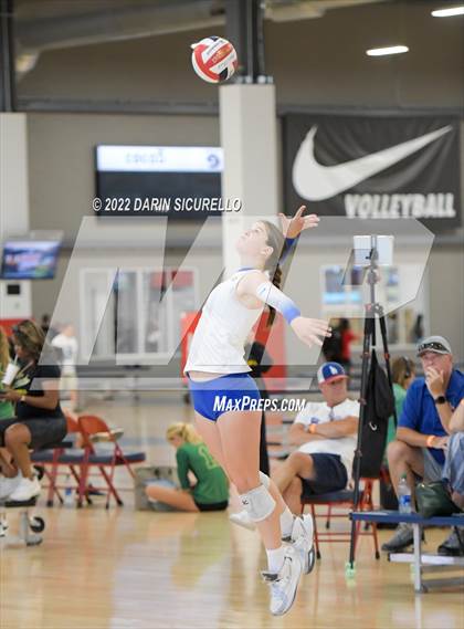 Thumbnail 2 in Emerald Ridge vs. Los Alamitos (Nike TOC Southwest) photogallery.