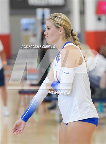 Thumbnail 2 in Emerald Ridge vs. Los Alamitos (Nike TOC Southwest) photogallery.