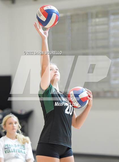 Thumbnail 2 in Emerald Ridge vs. Los Alamitos (Nike TOC Southwest) photogallery.