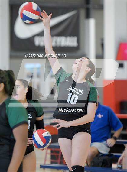 Thumbnail 3 in Emerald Ridge vs. Los Alamitos (Nike TOC Southwest) photogallery.