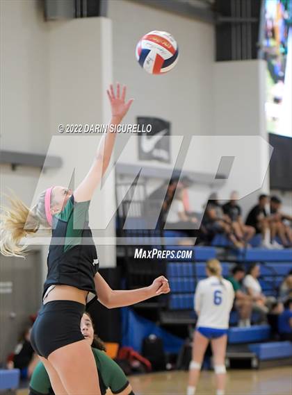 Thumbnail 2 in Emerald Ridge vs. Los Alamitos (Nike TOC Southwest) photogallery.