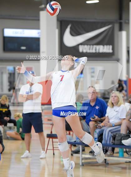 Thumbnail 3 in Emerald Ridge vs. Los Alamitos (Nike TOC Southwest) photogallery.