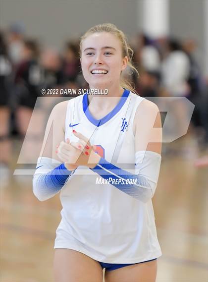 Thumbnail 2 in Emerald Ridge vs. Los Alamitos (Nike TOC Southwest) photogallery.