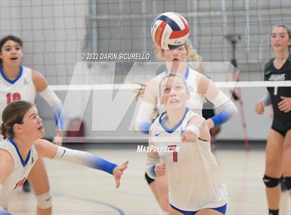 Thumbnail 2 in Emerald Ridge vs. Los Alamitos (Nike TOC Southwest) photogallery.