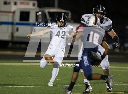 Thumbnail 3 in Hough vs. Mallard Creek (NCHSAA 4AA Regional Final) photogallery.