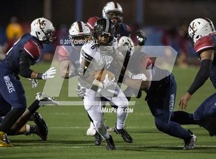 Thumbnail 2 in Hough vs. Mallard Creek (NCHSAA 4AA Regional Final) photogallery.