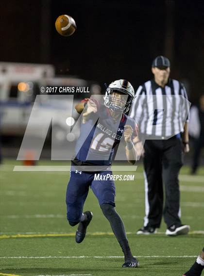 Thumbnail 3 in Hough vs. Mallard Creek (NCHSAA 4AA Regional Final) photogallery.
