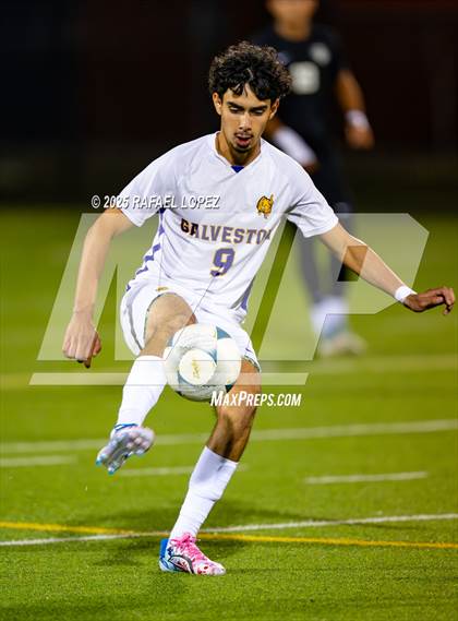 Thumbnail 2 in Ball @ Galena Park (Scrimmage) photogallery.