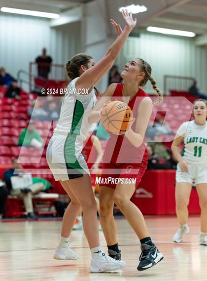 Thumbnail 2 in Highland vs Thayer (Billy Ply Classic) photogallery.
