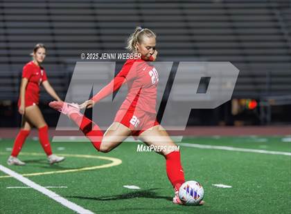 Thumbnail 3 in Coronado vs. Centennial (NIAA 5A Semifinal) photogallery.