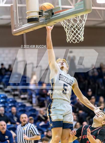 Thumbnail 2 in Nicholas County vs. Webster County (Summersville Winter Classic) photogallery.