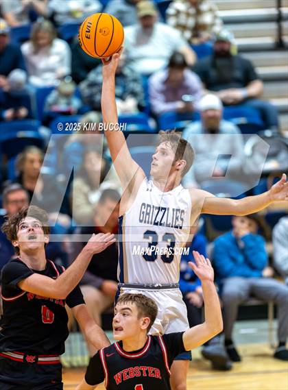 Thumbnail 2 in Nicholas County vs. Webster County (Summersville Winter Classic) photogallery.
