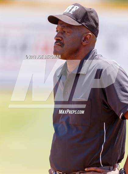 Thumbnail 1 in Immanuel vs. Garces Memorial (CIF CS D3 Final) photogallery.