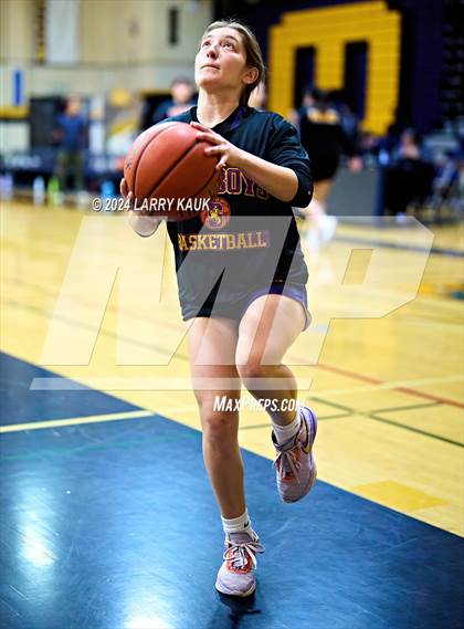 Thumbnail 2 in Milpitas vs Salinas (CIF CCS Division 1 Round 1) photogallery.