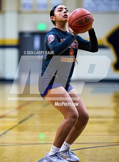 Thumbnail 2 in Milpitas vs Salinas (CIF CCS Division 1 Round 1) photogallery.
