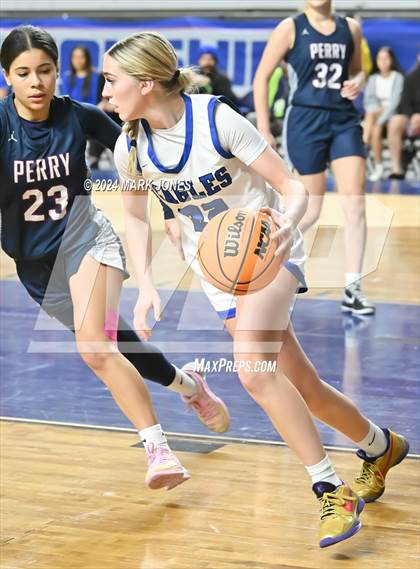 Thumbnail 3 in O'Connor vs. Perry (AIA 6A Final) photogallery.