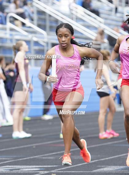 Thumbnail 2 in Stoney Creek vs. Royal Oak (MHSAA Regionals) photogallery.