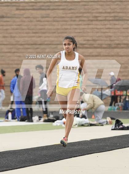 Thumbnail 2 in Stoney Creek vs. Royal Oak (MHSAA Regionals) photogallery.