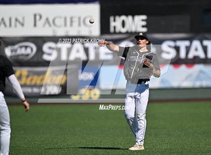 Thumbnail 1 in Sumner @ Puyallup (WIAA 4A Semifinal) photogallery.