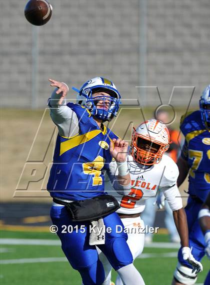 Thumbnail 3 in Sunnyvale vs. Mineola (UIL 3A Quarterfinal) photogallery.