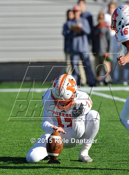Thumbnail 3 in Sunnyvale vs. Mineola (UIL 3A Quarterfinal) photogallery.