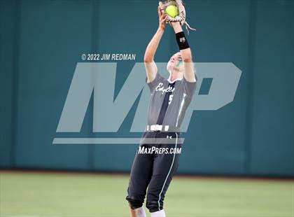 Thumbnail 2 in Deer Park vs. Lake Ridge (UIL 6A Softball Semifinal) photogallery.