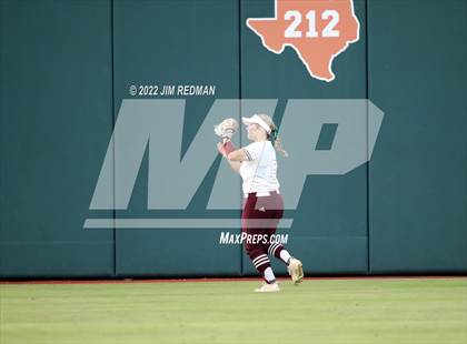 Thumbnail 3 in Deer Park vs. Lake Ridge (UIL 6A Softball Semifinal) photogallery.