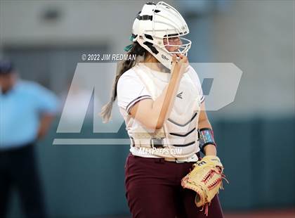 Thumbnail 3 in Deer Park vs. Lake Ridge (UIL 6A Softball Semifinal) photogallery.