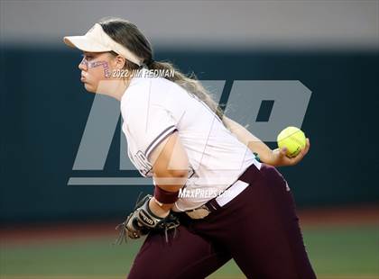 Thumbnail 2 in Deer Park vs. Lake Ridge (UIL 6A Softball Semifinal) photogallery.