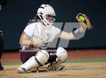 Thumbnail 3 in Deer Park vs. Lake Ridge (UIL 6A Softball Semifinal) photogallery.