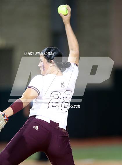 Thumbnail 3 in Deer Park vs. Lake Ridge (UIL 6A Softball Semifinal) photogallery.