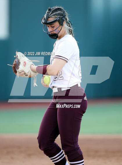 Thumbnail 3 in Deer Park vs. Lake Ridge (UIL 6A Softball Semifinal) photogallery.
