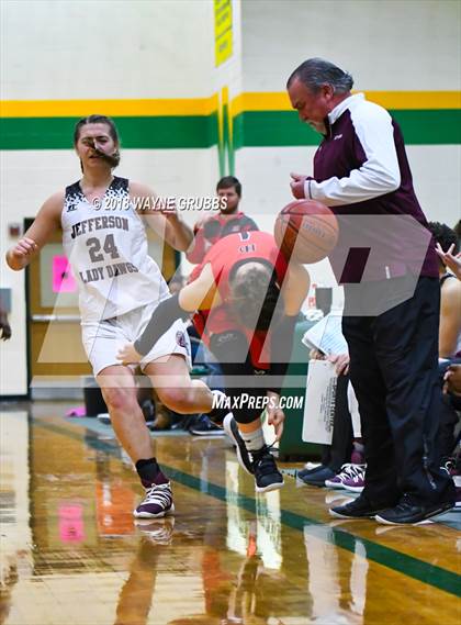 Thumbnail 2 in Jefferson vs. Hull-Daisetta photogallery.
