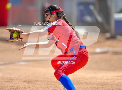 Thumbnail 3 in Los Alamitos vs. Foothill photogallery.