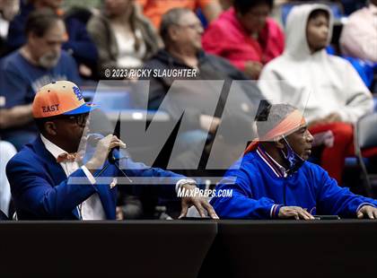 Thumbnail 3 in East St. Louis vs. Sacred Heart-Griffin (IHSA 3A Super Sectional) photogallery.