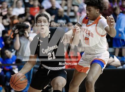 Thumbnail 2 in East St. Louis vs. Sacred Heart-Griffin (IHSA 3A Super Sectional) photogallery.