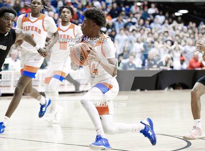 Thumbnail 3 in East St. Louis vs. Sacred Heart-Griffin (IHSA 3A Super Sectional) photogallery.
