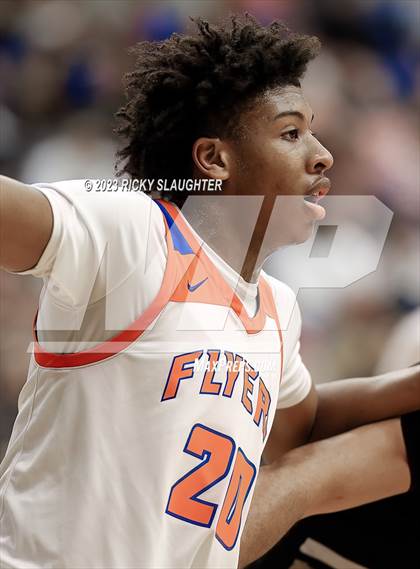 Thumbnail 3 in East St. Louis vs. Sacred Heart-Griffin (IHSA 3A Super Sectional) photogallery.