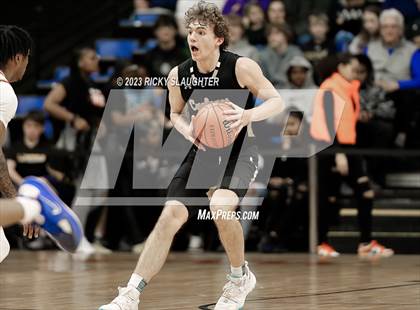 Thumbnail 1 in East St. Louis vs. Sacred Heart-Griffin (IHSA 3A Super Sectional) photogallery.