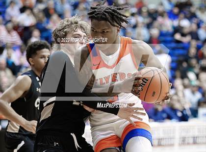 Thumbnail 1 in East St. Louis vs. Sacred Heart-Griffin (IHSA 3A Super Sectional) photogallery.