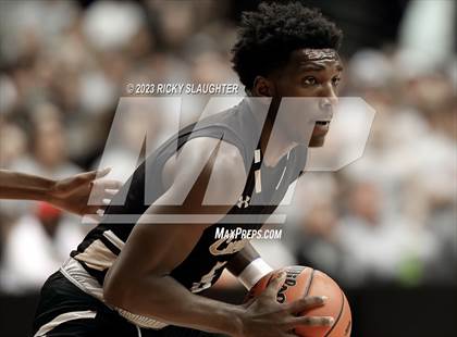 Thumbnail 3 in East St. Louis vs. Sacred Heart-Griffin (IHSA 3A Super Sectional) photogallery.