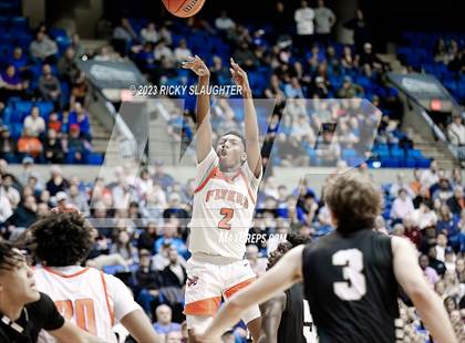 Thumbnail 1 in East St. Louis vs. Sacred Heart-Griffin (IHSA 3A Super Sectional) photogallery.
