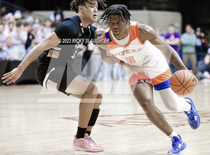 Thumbnail 1 in East St. Louis vs. Sacred Heart-Griffin (IHSA 3A Super Sectional) photogallery.