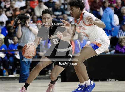 Thumbnail 3 in East St. Louis vs. Sacred Heart-Griffin (IHSA 3A Super Sectional) photogallery.