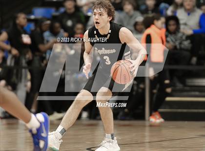 Thumbnail 3 in East St. Louis vs. Sacred Heart-Griffin (IHSA 3A Super Sectional) photogallery.