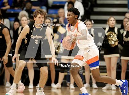 Thumbnail 3 in East St. Louis vs. Sacred Heart-Griffin (IHSA 3A Super Sectional) photogallery.