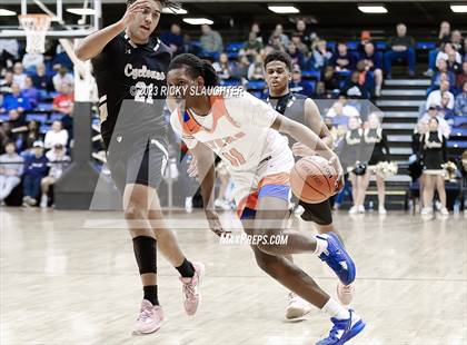 Thumbnail 1 in East St. Louis vs. Sacred Heart-Griffin (IHSA 3A Super Sectional) photogallery.