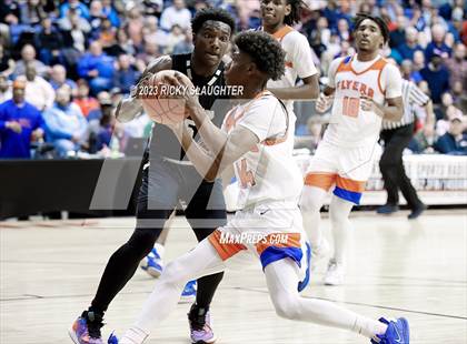 Thumbnail 1 in East St. Louis vs. Sacred Heart-Griffin (IHSA 3A Super Sectional) photogallery.